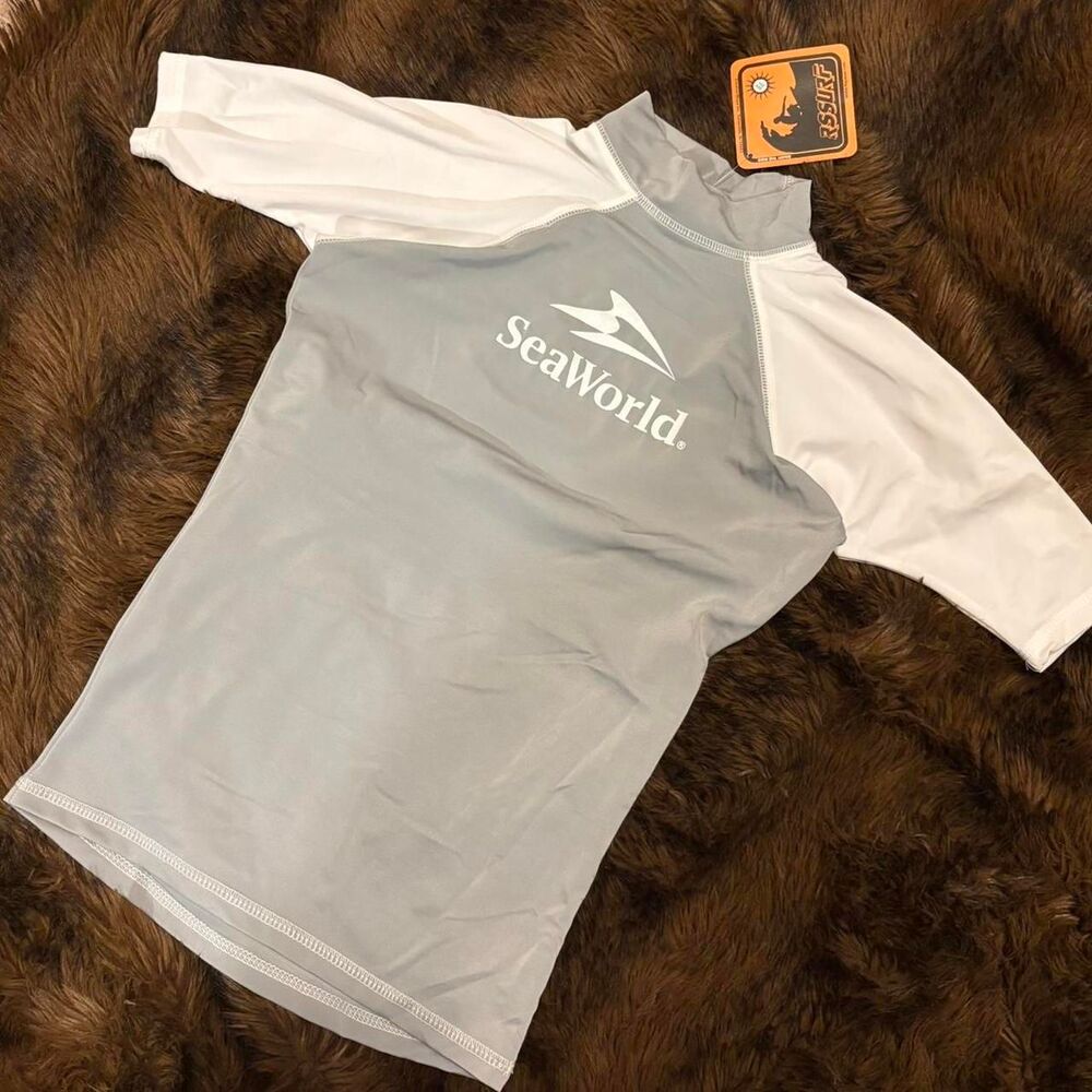 NWT VTG 80's SeaWorld Surfing Short Sleeve Rash Guard, Mint. Sz: Medium SPF 25+